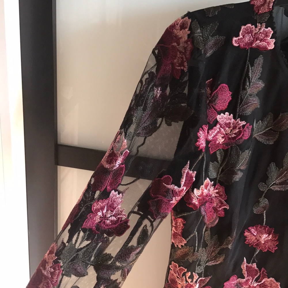 Nasty Gal burgundy roses short black dress - Picture 3 of 4
